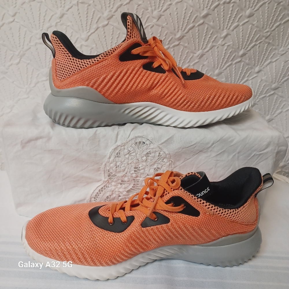 Adidas Alpha Bounce 3 Atheletic Men Size 10 Peach and Black Sneakers - Picture 2 of 14
